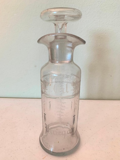 Etched Vinager Oil Bottle with Glass Stopper