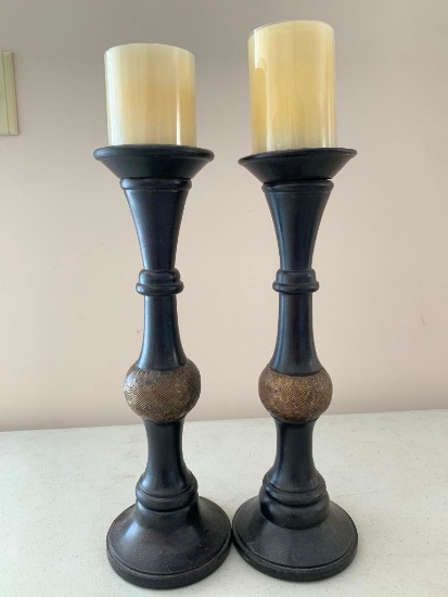 15" Tall, Contemporary Candle Holder with Electric Candles