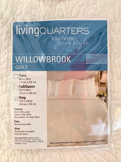 Living Quarters, Willowbrook, King Size Quilt in Original package