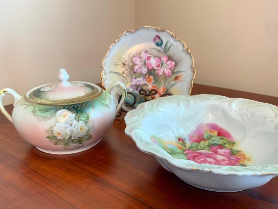 Porcelain Lot with Bowl, Plate and Lidded Bowl with Two Handles