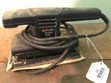 Black N Decker Finishing Sander, Working