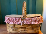 Vintage Picnic Basket with Mexican Fruits, 14