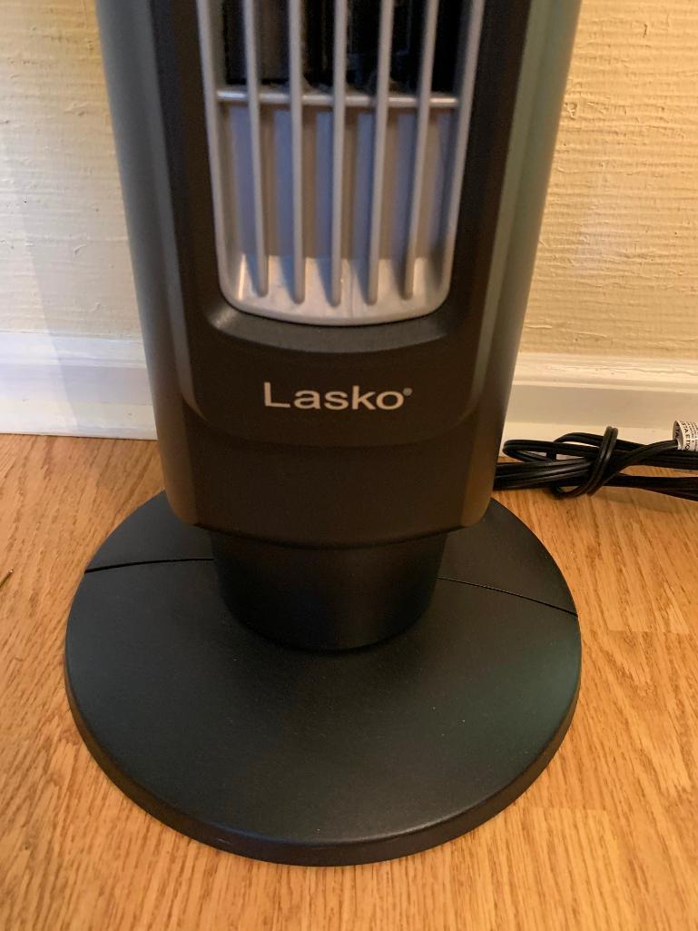 Lasko, Type TF5 Tower Fan32 Tall with Remote | Proxibid