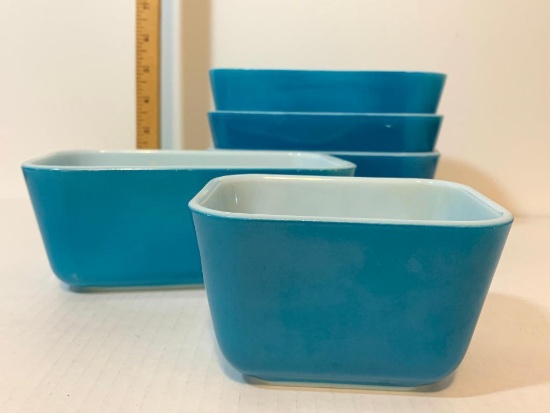 5 Piece Pyrex Blue in Color without Lids 1-1.5 Cup is Smallest