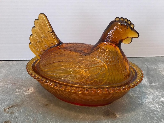 Amber Glass Hen On Nest, 7 Inches Long