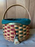 2003 Longaberger Christmas Collection Basket with Liner - As Pictured
