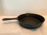 Griswold #5 Cast Iron Skillet 8