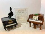 Lot of Resin Christmas Piano, Plastic Advertiser, Change is 6