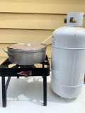 Bayou Classic Propane Cooker w/Large 29.8 Gal Tank - As Pictured