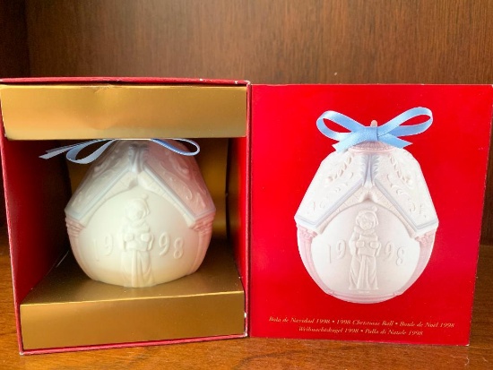 Lladro "1998 Christmas Ball" with Original Box. This has Never Been Out of the Box