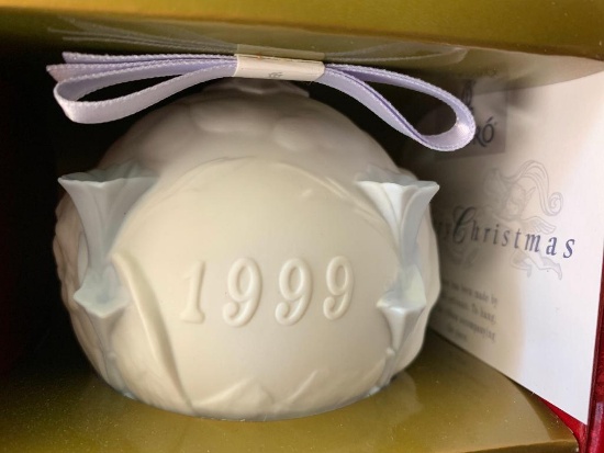Lladro "1999 Christmas Ball" with Original Box. This has Never Been Out of the Box