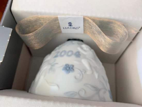 Lladro "2004 Christmas Bell" with Original Box. This has Never Been Out of the Box