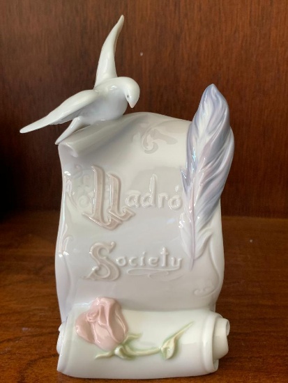 Lladro "Art Brings Us Together" New in Box. This is 7.5" Tall