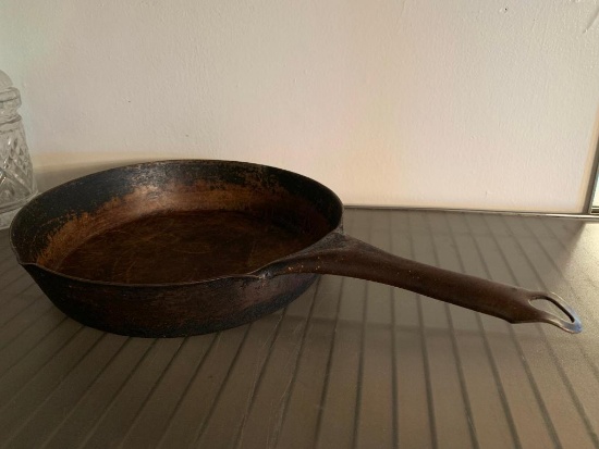 Cast Iron Skillet 10.5" D - As Pictured