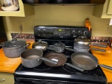 7 Piece Lot of Pots & Pans - As Pictured