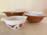 Set of 4 Pyrex Glass Nesting Mixing Bowls. The Largest is 4 QT - As Pictured