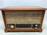 Vintage AM/FM Box Radio. This is 10