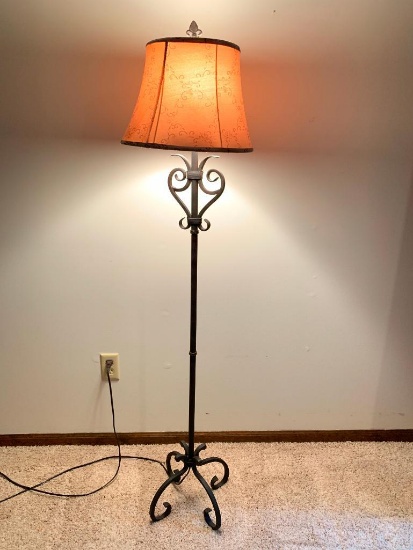 60" Floor Lamp w/Shade. Matches Lot #40 - As Pictured