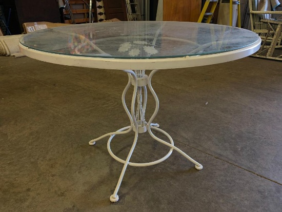 Vintage Outdoor Metal & Glass Top Patio Table w/Daisy Detail. This is 30" T x 41" in Diameter.
