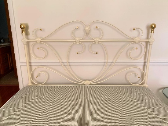 Full Size Wrought Iron Bedframe Incl. Mattress Box Spring & Headboard.