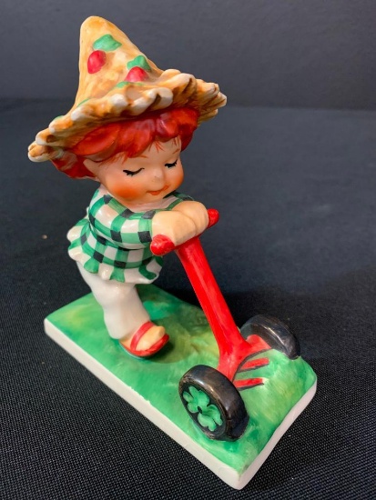 Vintage German Goebel Redhead Figurine "Trim Lass". This is 5" Tall