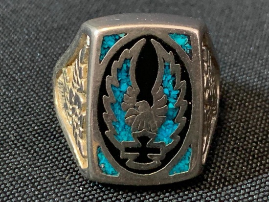Men's Ring w/Turquoise Accents. Size 11
