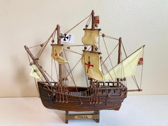 11" x 10" Model Ship "Pinta" Replica