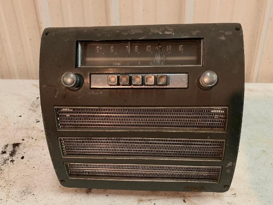 Vintage Chrysler Radio