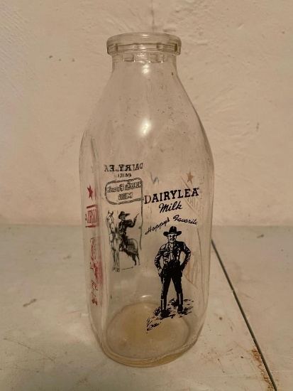 Dairyland Milk Hop A Long Cassidy 1 QT Glass Milk Bottle