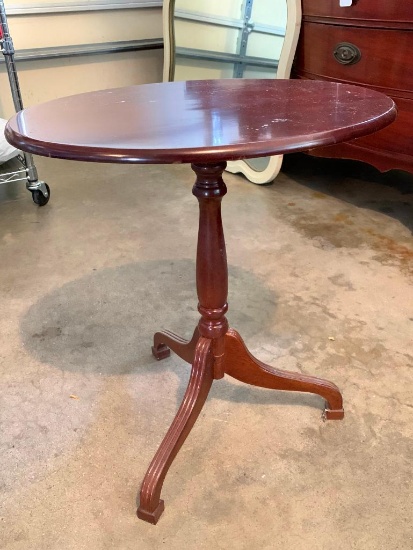 21" T x 19" W Bombay Side Table