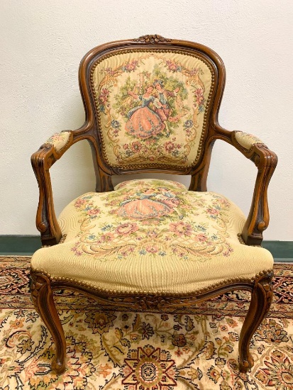 34" Nice Victorian Style Tapestry Parlor Arm Chair.