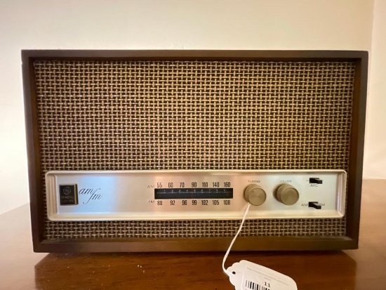 Vintage GE Portable AM/FM Radio. Tommy Plugged in and it Tunes but has a Loud Humming Noise