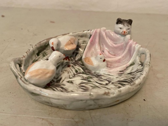 Porcelain Cat Decorative Basket of Kittens, Total of 5" Wide