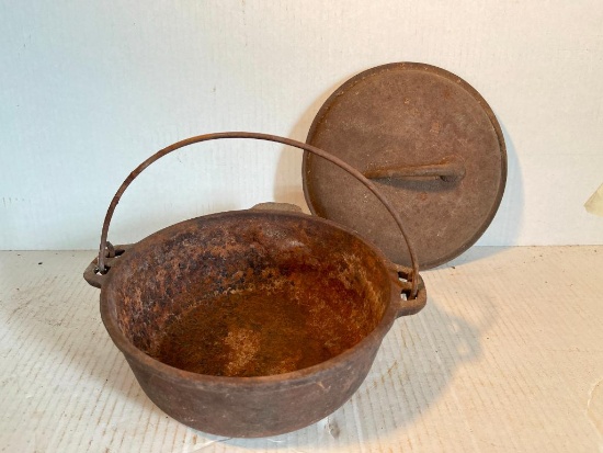 Cast Iron Stock Pot w/Lid