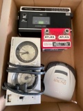 Smsll Radio and Electronics Lot as Pictured