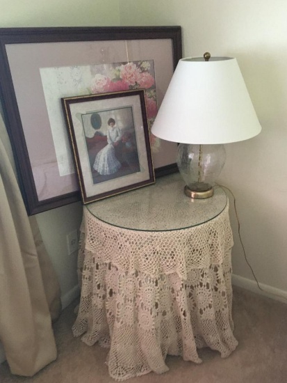 Decorator Lot Incl Table, Lamp & Photo Frames