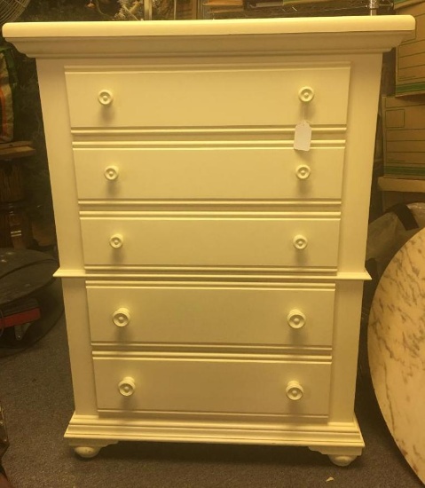 Chest of Drawers by Broyhill