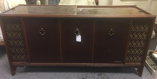 Vintage Magnavox Stereo Console