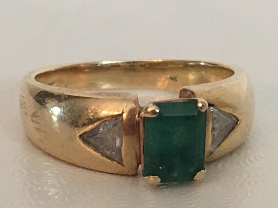 14K Gold, Emerald and Diamond Ring Weight .19oz