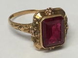 10K Gold Red Stone Ring Weight 1.5 dwt.