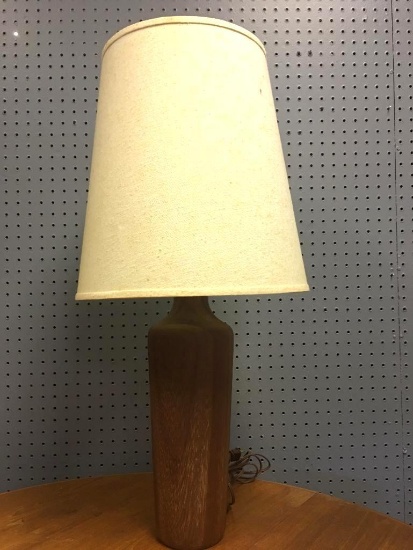 Mid Century Modern Lamp w/Shade and Wood Base