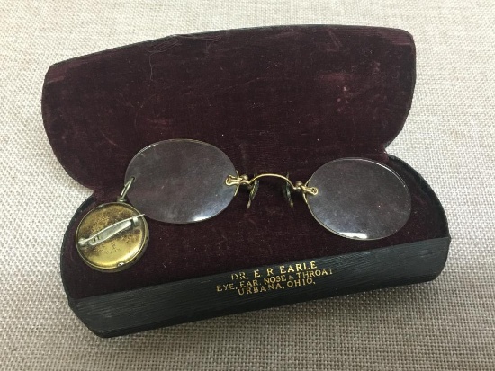 Pair of Antique Reading Glasses w/Case by Dr E R Earle Urbana, OH