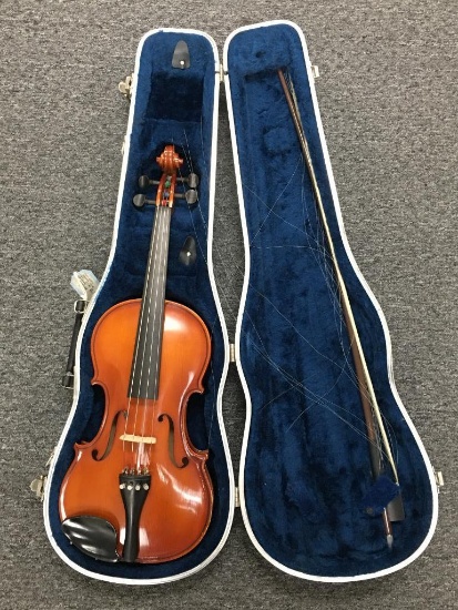 Andrew Schroetter Viola Outfit from Rental Fleet in Case with Bow That is Frayed