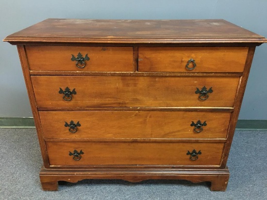 Vintage Chest of Drawers w/Five Drawers