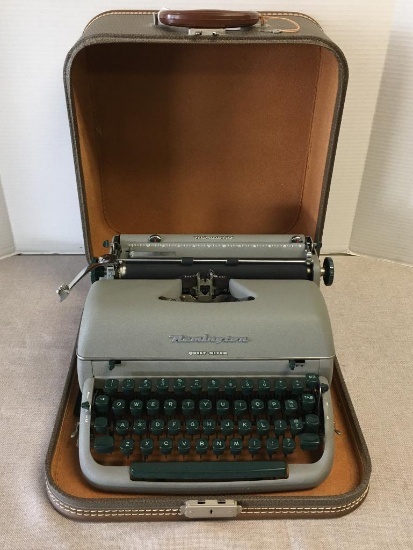 Vintage Remington Quiet-Riter Typewriter w/Case