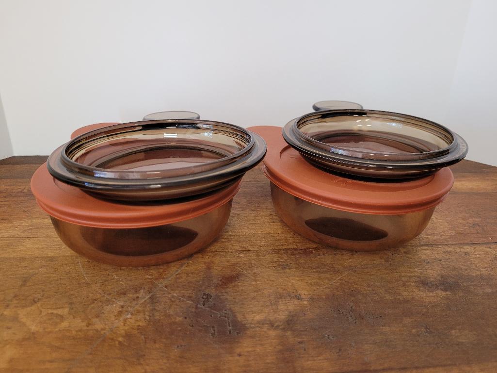 Sold at Auction: 2 Pyrex Glass Bowls With Lids