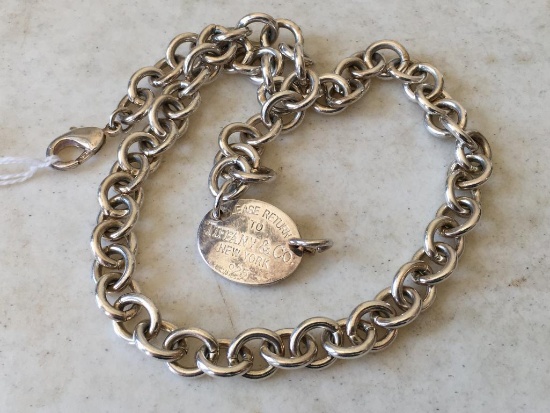 Tiffany Clasp and Pendant 16 Inch Necklace