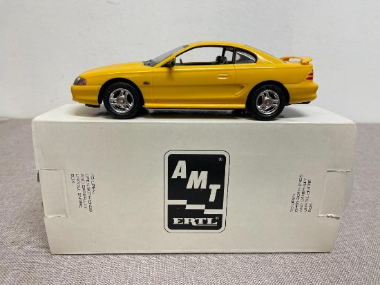 1994 Ertl Ford Mustang GT Plastic Scale Model Car