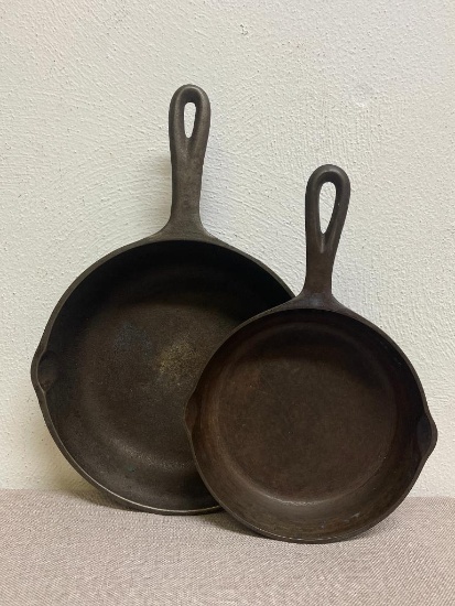 Set of 2 Cast Iron Pans