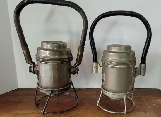Pair of 2 Vintage Genesy Electric Lantern Co. Railroad Switchman Lanterns